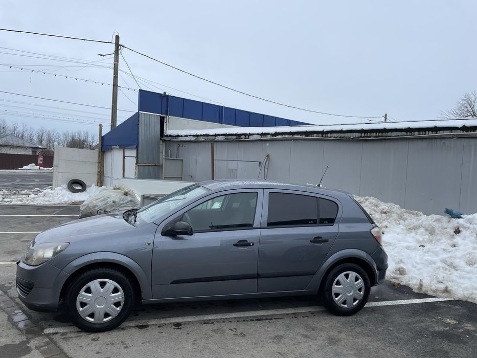 Vand urgent opel astra h 1.4 benzina in stare impecabila.
