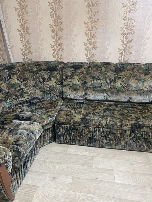 Дарю угловой диван. Самовывоз. Находимся на юго-востоке.
