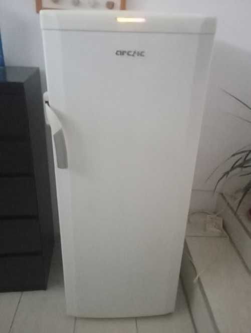 congelator vertical Arctic 6 sertare stare excelenta