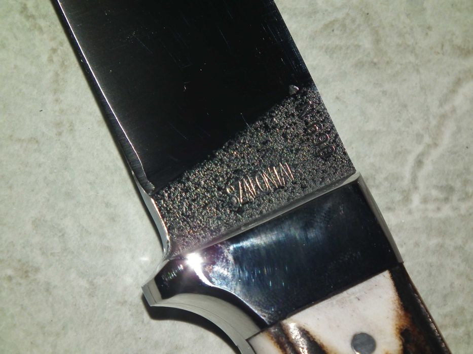 Cutit vánátoare maghiar masiv plásele din corn otel N690 toc piele nou mester Szalontai István