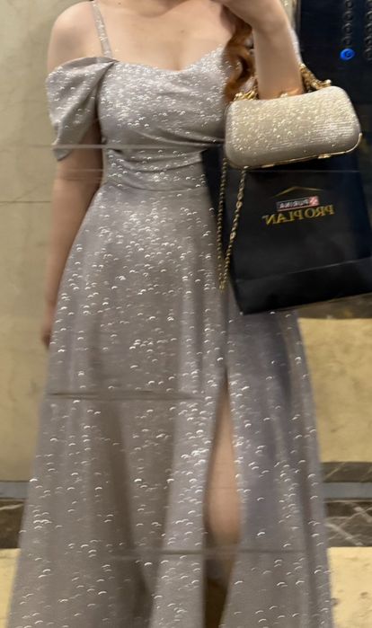 Вечернее платье, блестящее