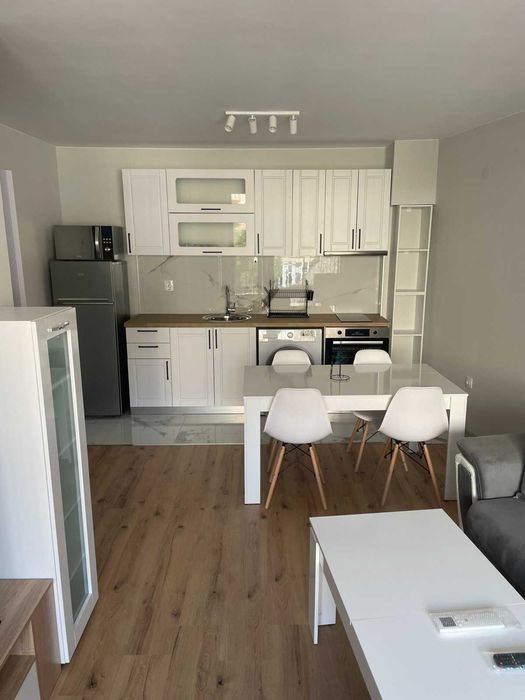 Дава се под наем Двустаен апартамент в Благоевград, Идеален център - 58 кв.м за 360 € - Снимка #1