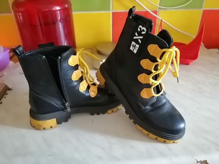 Продам красивые ботинки