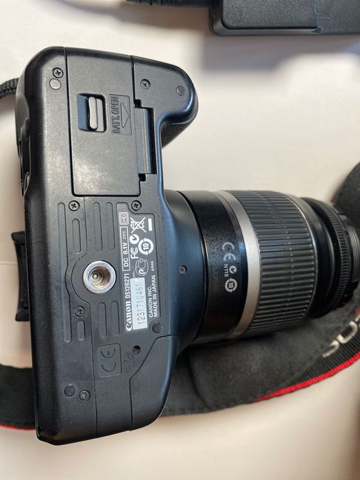 Фотоапарат Canon EOS 550D с два обектива