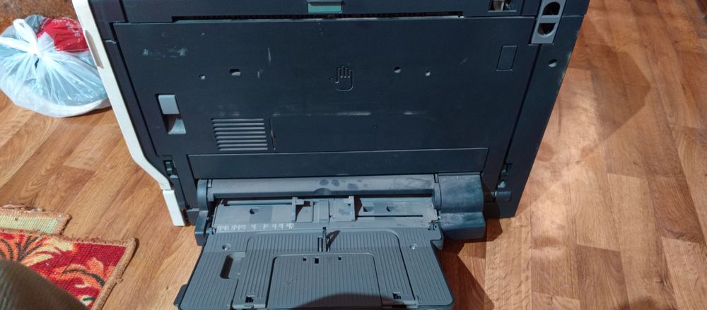 Срочно ! Продаю принтер большой