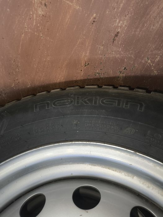 Продам шины зимние с дисками