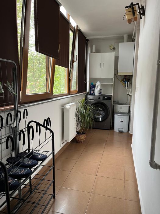 Ofer spre inchiriere apartament 3 camere in zona Compozitori