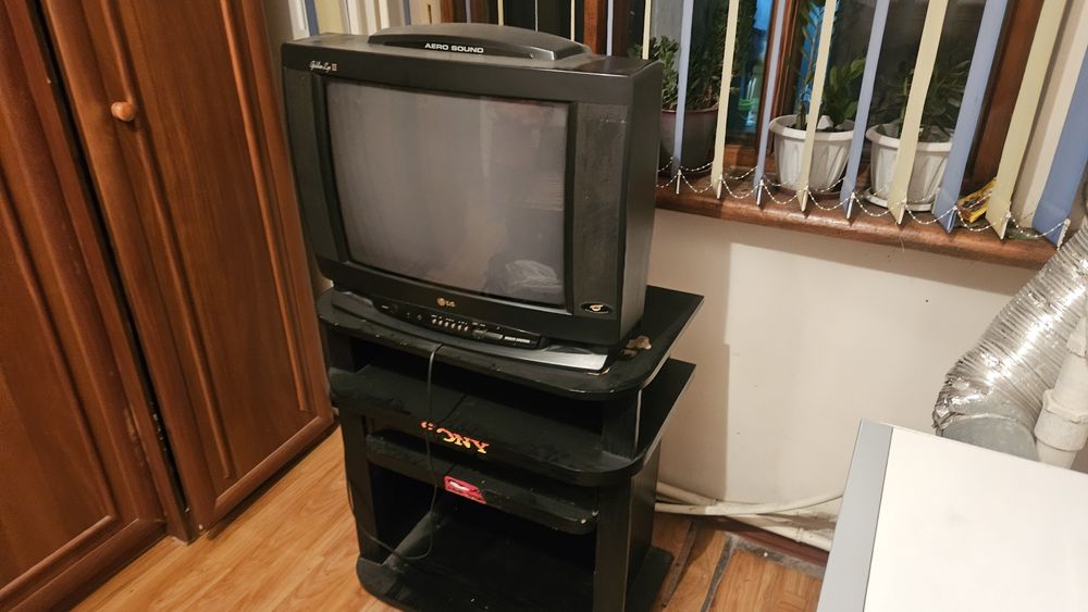 Продам телевизор