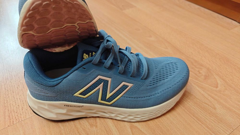 Дамски спортни маратонки New Balance Fresh Foam х Evoz V4