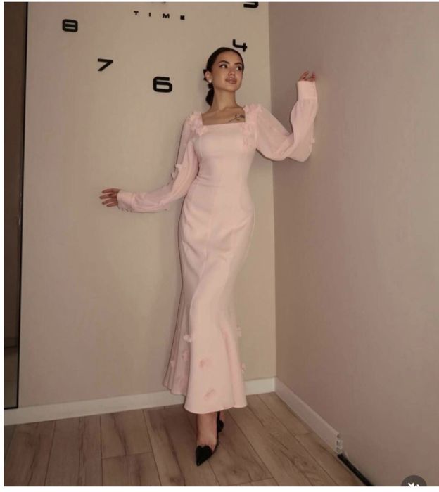 Вечернее платье розовый