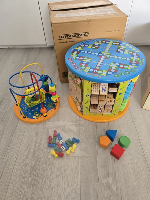 Интерактивна многофункционална дървена играчка