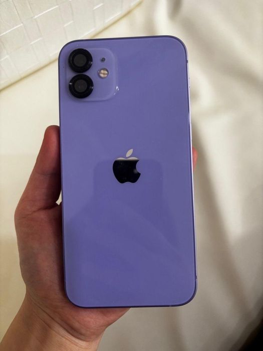 Продам iPhone 12