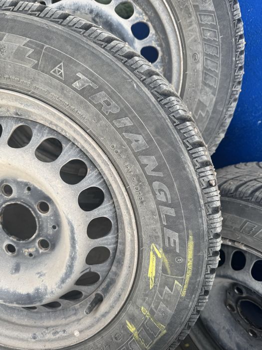 Шины  в комплекте на мерседес 210