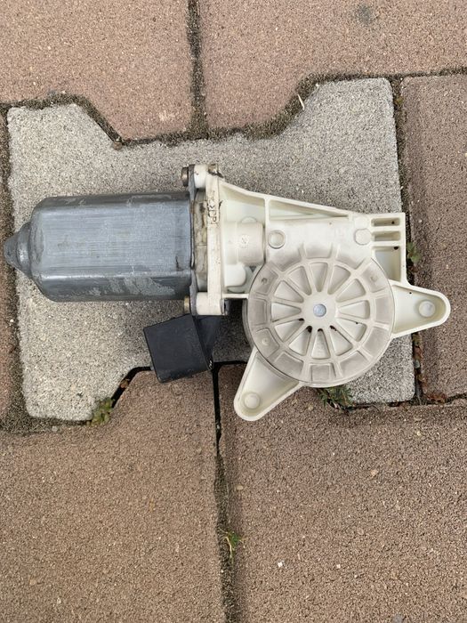 Моторче машинка лява дясна ел стъкла пасат 4 passat 4