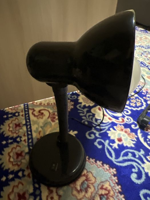 Настольная лампа