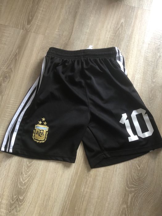 Kit pantaloni fotbal + tricou + jambiere - Messi