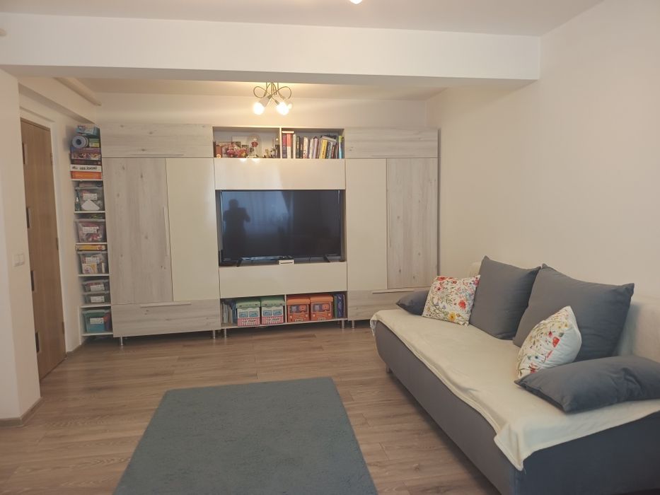 Apartament 46 m2 cu 2 camere si balcon+garaj 18 m2