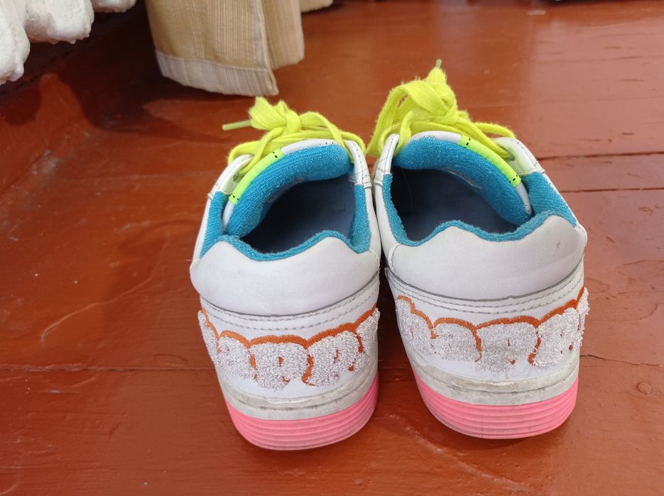 Продам кроссовки