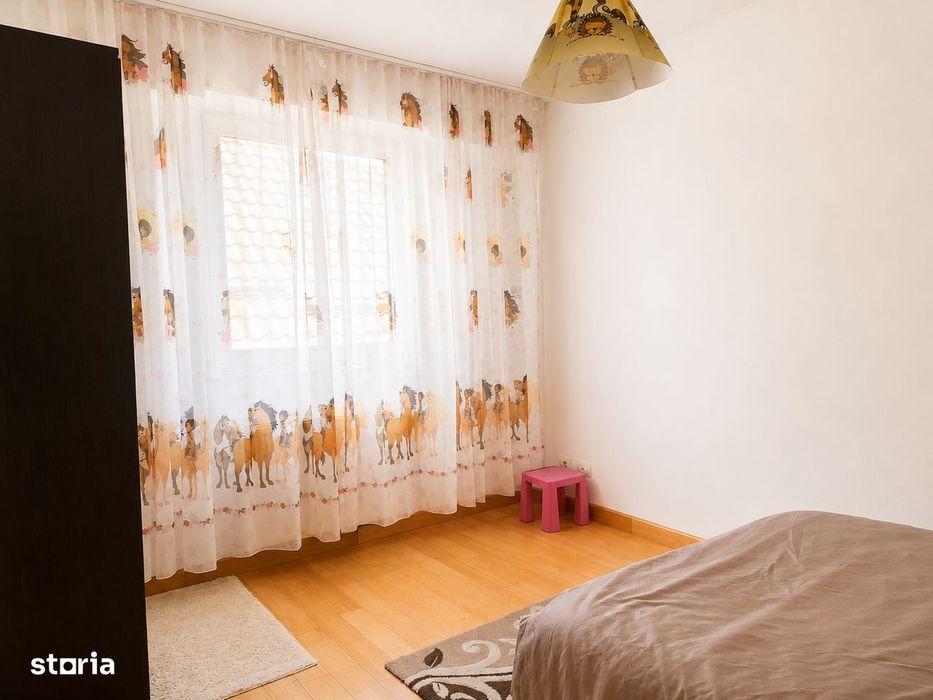 Apartament 3 camere, 74 mp + 2 balcoane, etaj 1,  Rădăuți