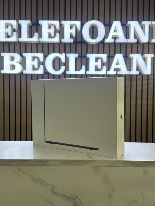 MacBook Air / M3 / 256GB / 16GB RAM / Sigilat