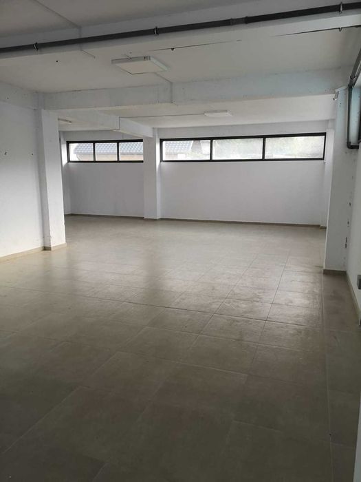 Vand Spațiu Comercial parter bloc