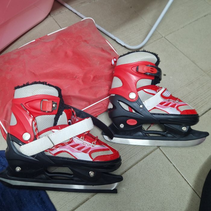 Продам детские коньки.