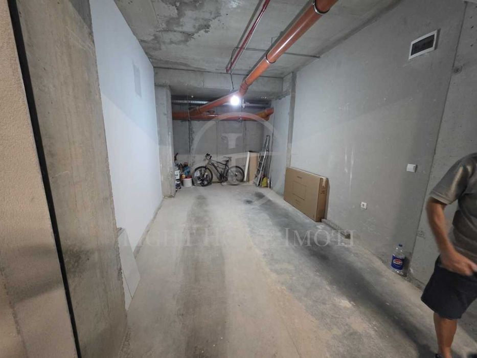 Продава се Тристаен апартамент в Пловдив, Христо Смирненски - 100 кв.м за 2270 €/кв.м - Снимка #23