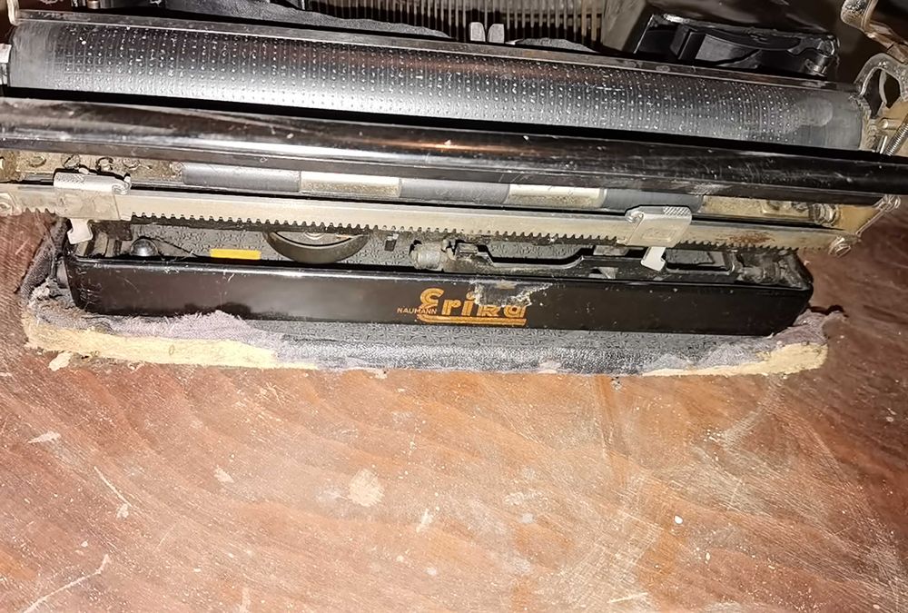 Антикварна печатаща машина Erika Naumann – 1940 г.