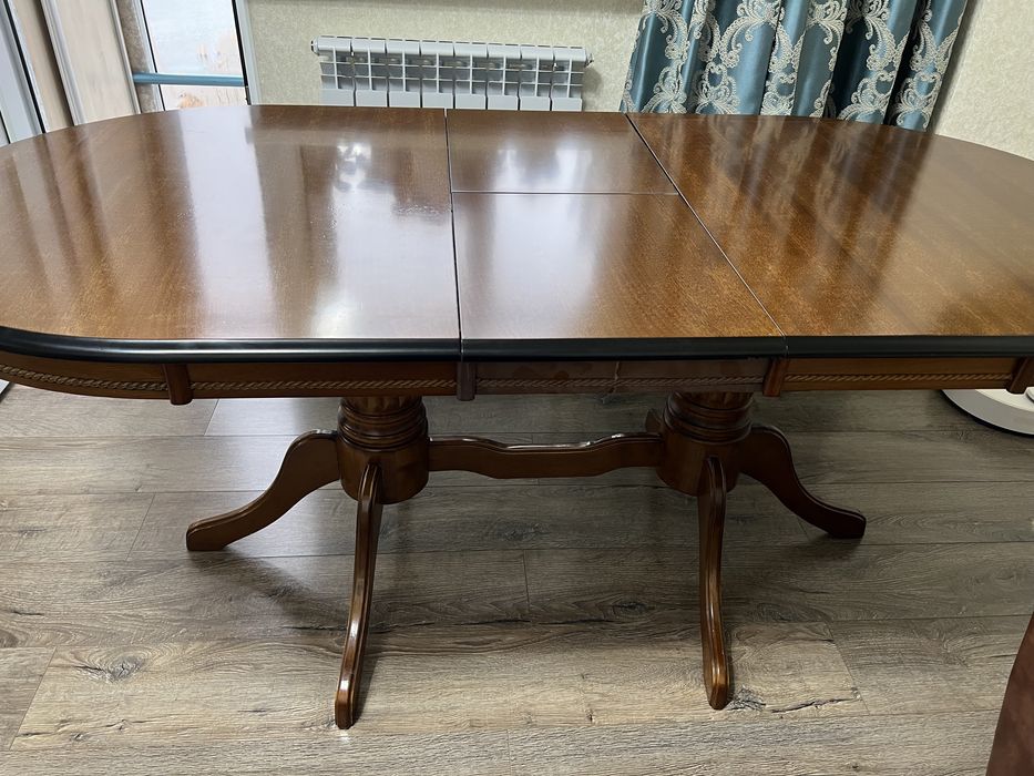 Продам стол для гостиной