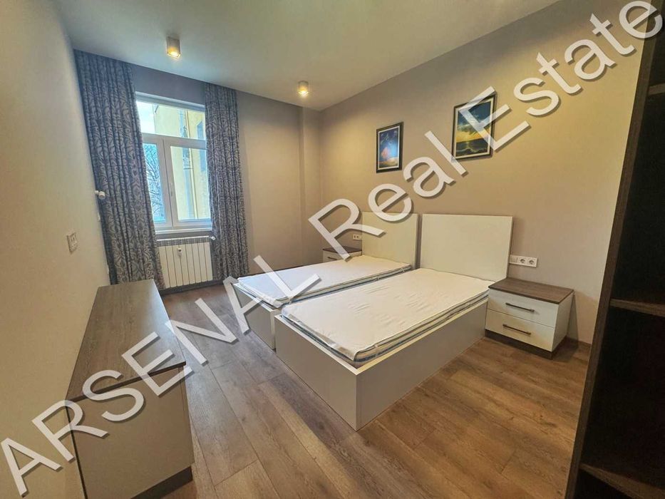 Дава се под наем Тристаен апартамент в София, Център - 100 кв.м за 1047.03 € - Снимка #5