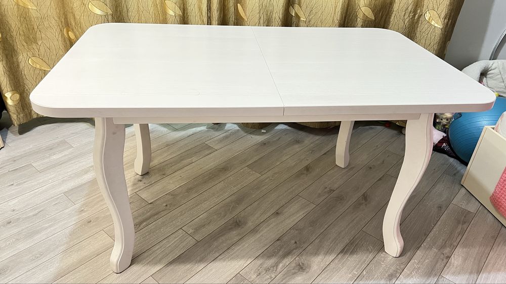 Продам стол и 6 стульев