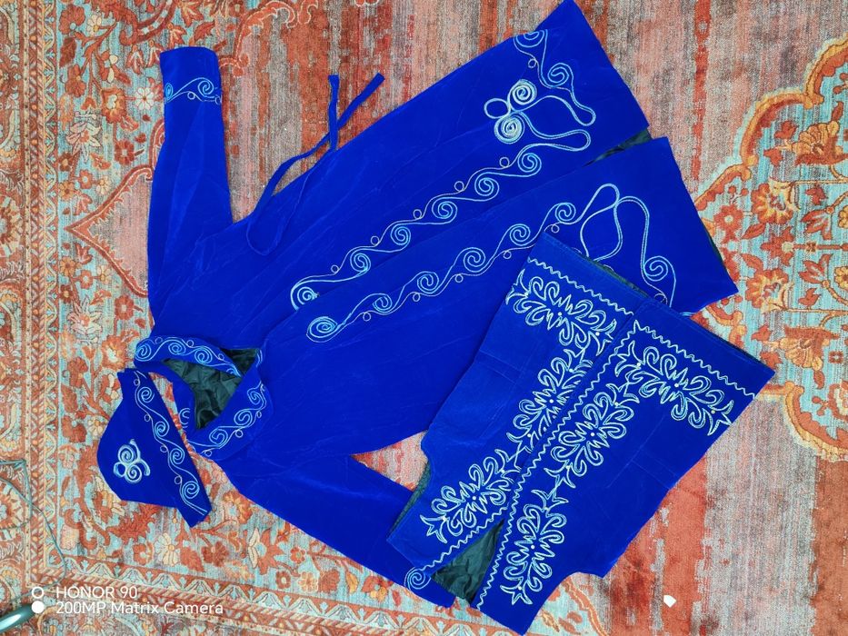 Национальный чапан