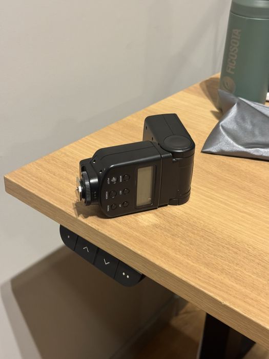 Canon m50 с 3 обектива, трипод, чанти и светкавица