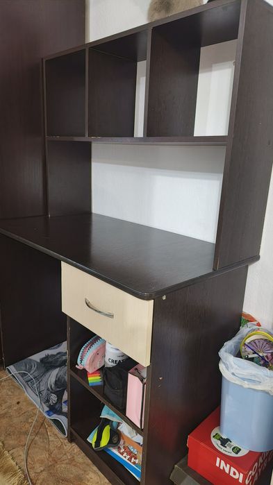 Продам стол 6000 тнг