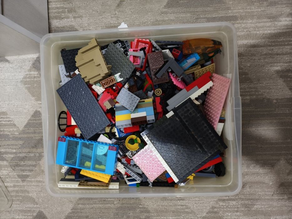 Продам конструкторы LEGO