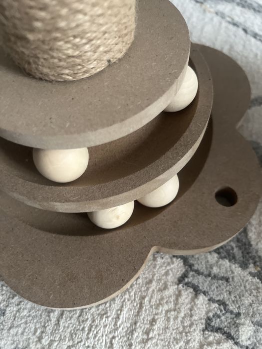 Когтеточку- игрушку для кошки продам