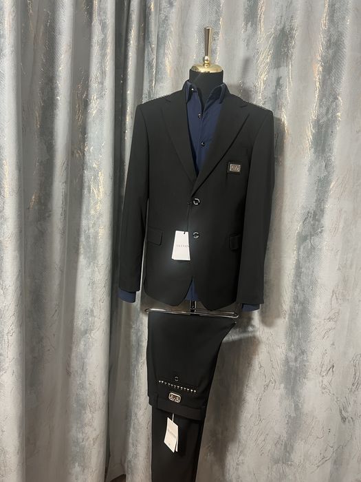 Costum Valentino , pentru evenimentul tau