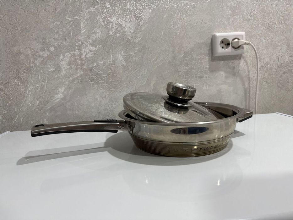 Продам набор кастрюли.