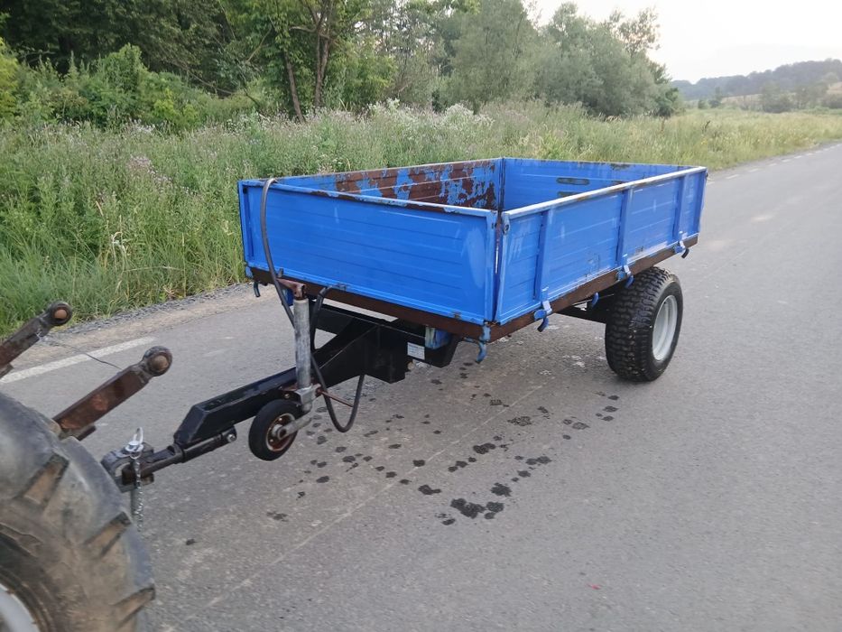 Remorca pentru tractor basculabila , recent adusa