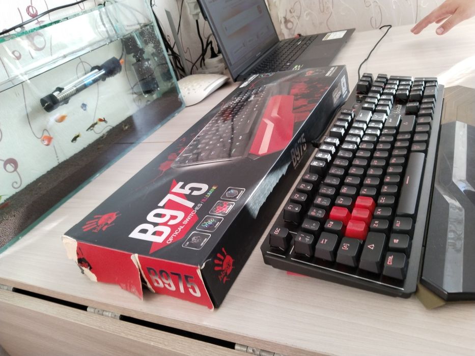 Продам клавиатуру bloody