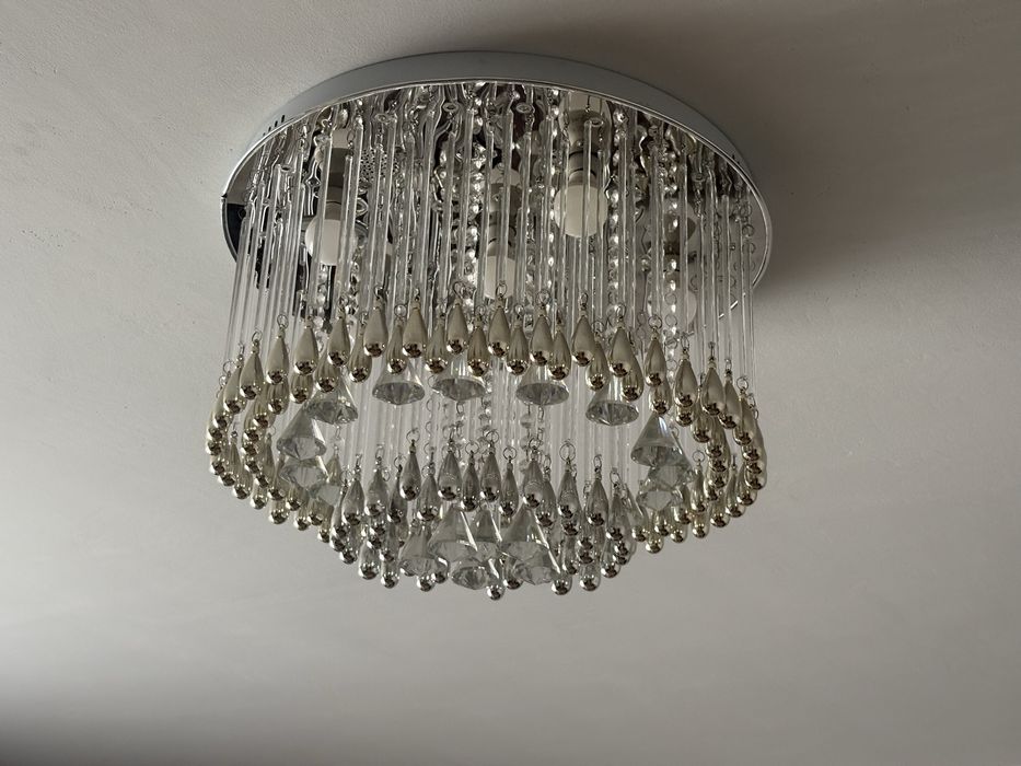 Люстра с подвесками