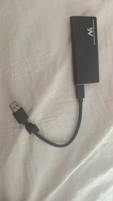 Vând ssd 512 gb cu Rack usb 3.1 extern