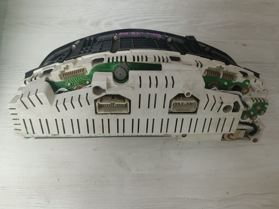 Щиток приборов Toyota Aristo 147