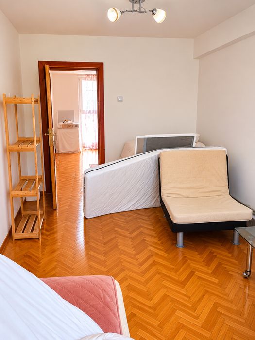 Apartament 2 camere 56 mp, semidecomandat caracal centru cu boxa 9 mp