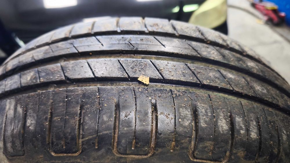 Гуми летни GoodYear Efficient 195x65 R15 DOT 5117 (8 години)