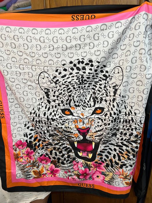 Eșarfă Guess Nouă