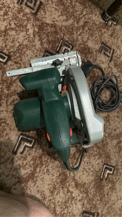 Ръчен електрически циркуляр