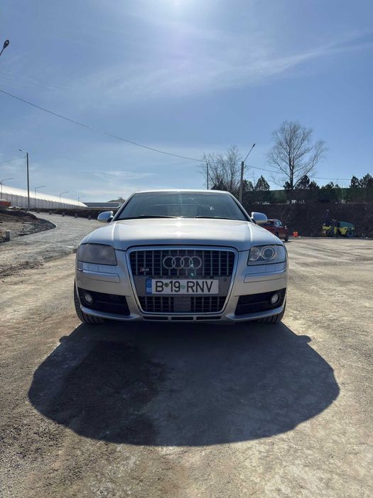 Audi S8 - 5.2 V10