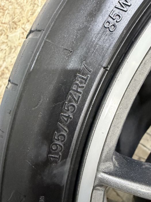 Диски с резиной R17 Rays Volk Racing G025.