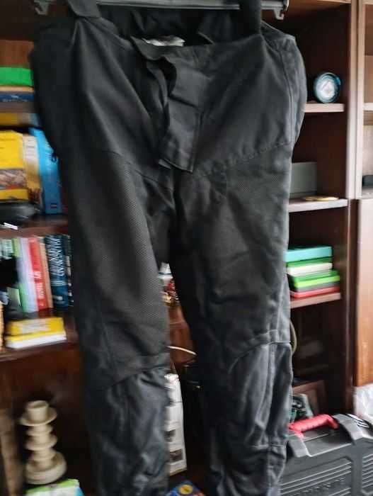 Мото екип чисто нов